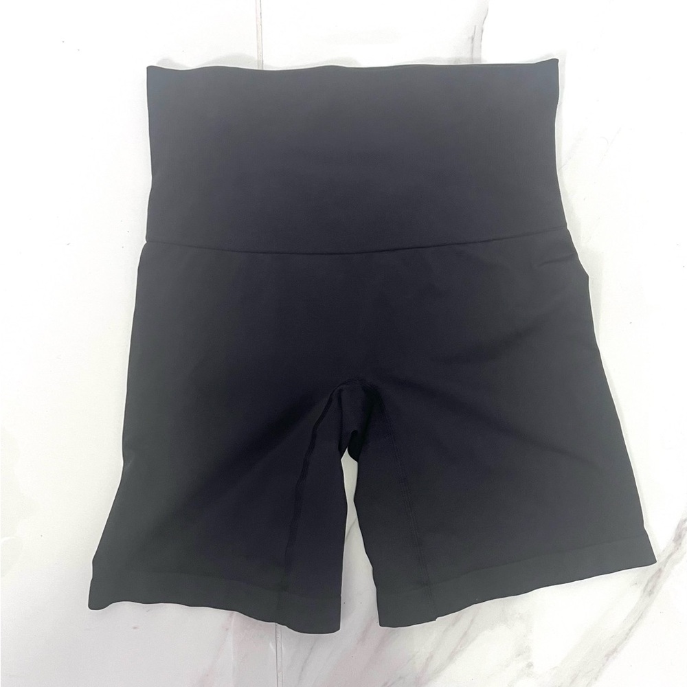 Maidenform High Waist‎ Black Shorts for Comfort and Style XL